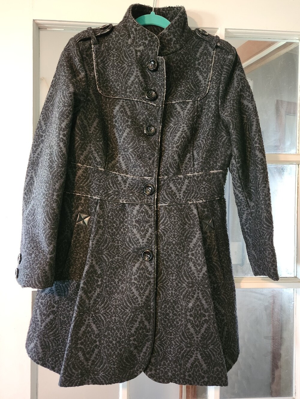 Steve Madden Black Gray Damask Wool Blend Coat Women’s Patterned Button Front